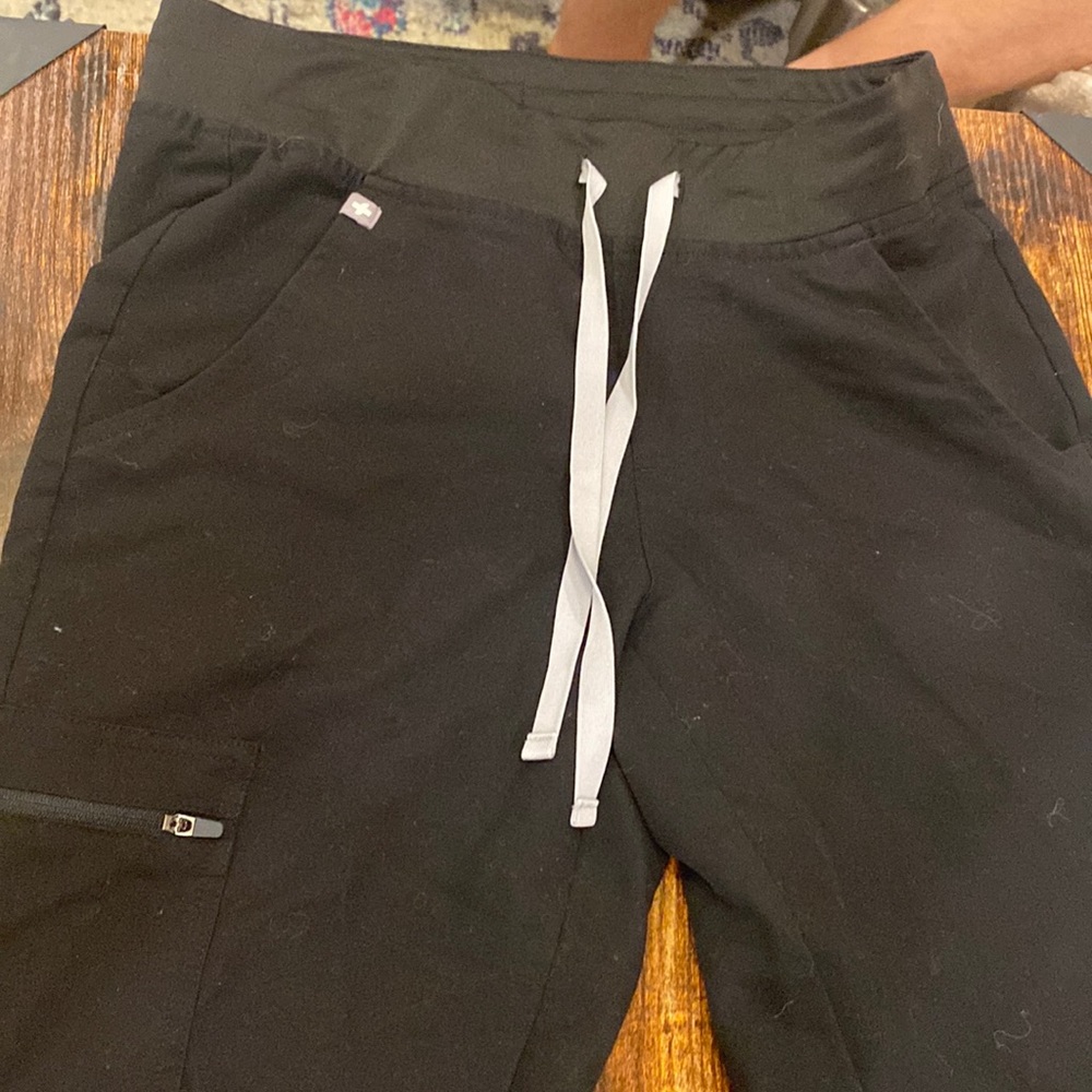 XS/Petite black figs scrub joggers